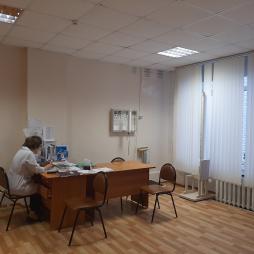 В школе функционирует медицинский и процедурный кабинеты.